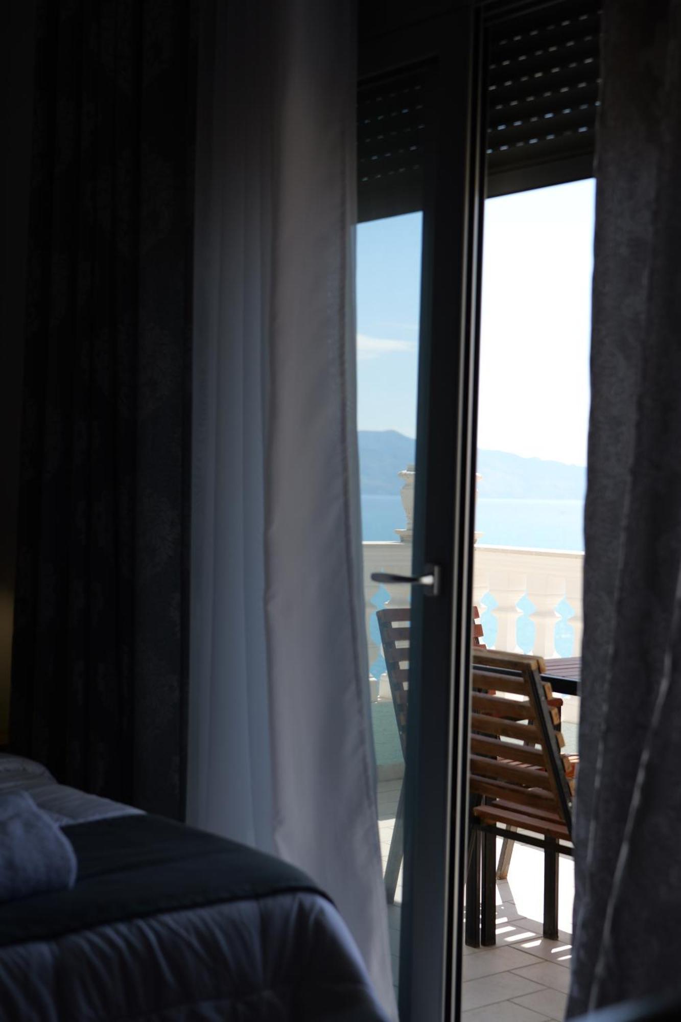 Hotel Abedini Saranda Dış mekan fotoğraf